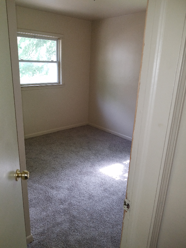 111 E Moore St - Photo 3 of 6