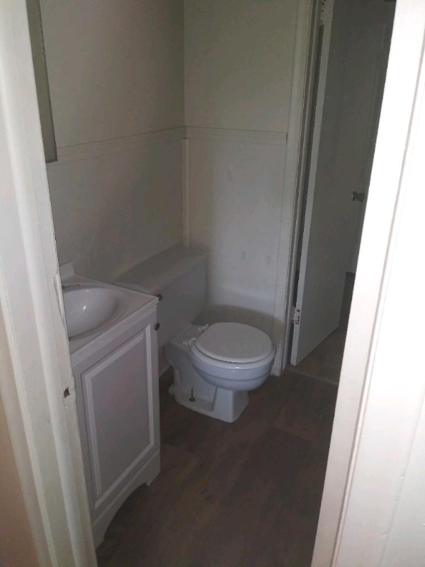 111 E Moore St - Photo 6 of 6
