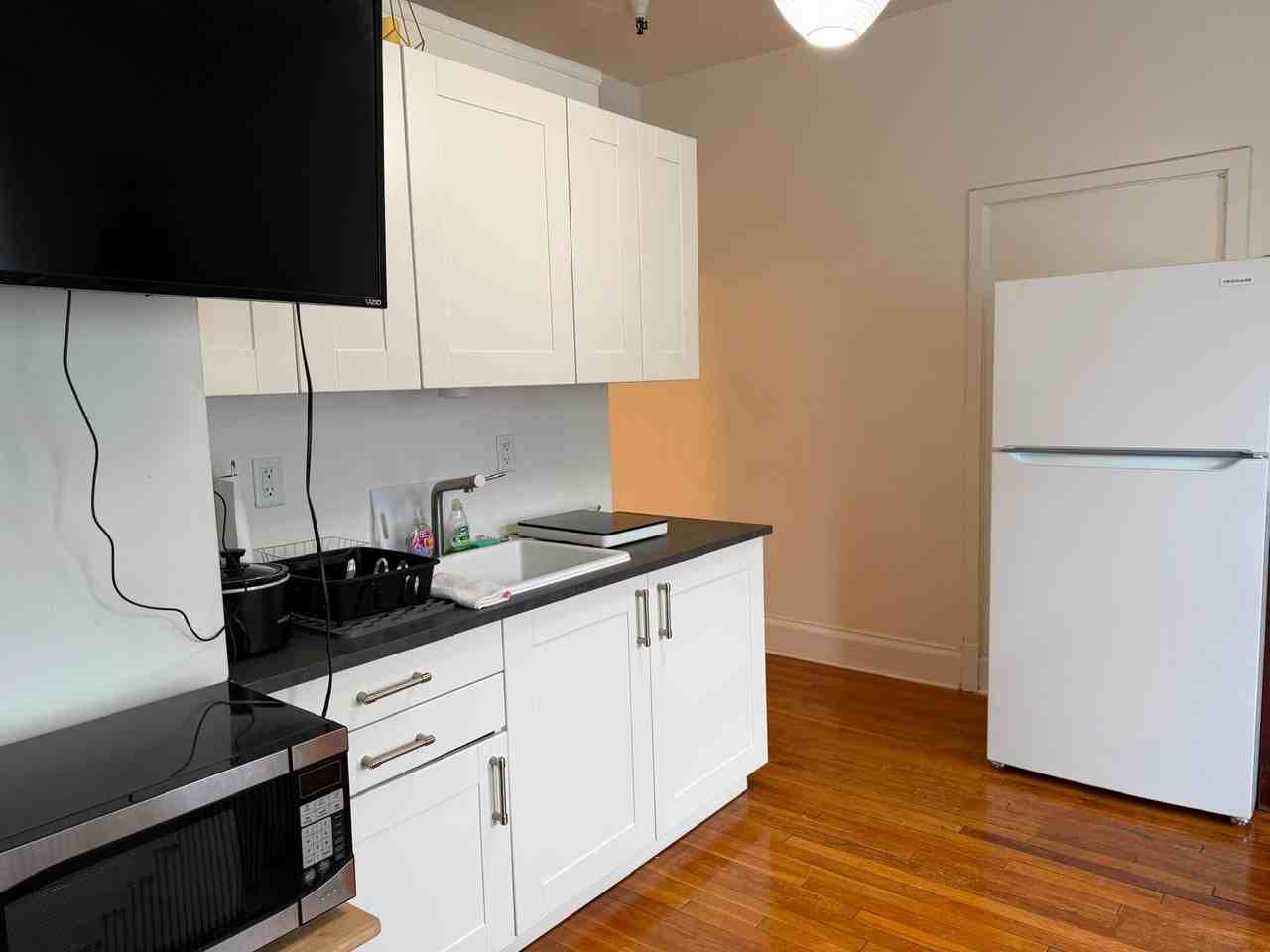 108 2nd St Sw #3 - Photo 3 of 10