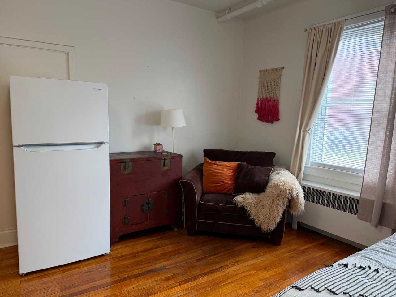 108 2nd St Sw #3 - Photo 6 of 10