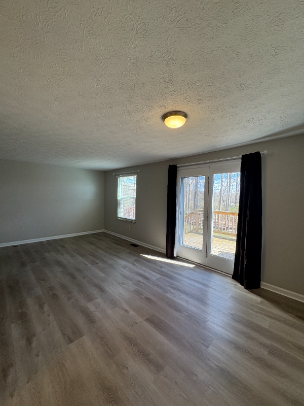 784 Woodlyn Dr S - Photo 5 of 17