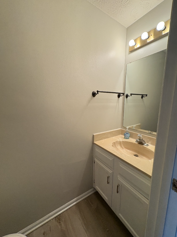 784 Woodlyn Dr S - Photo 6 of 17