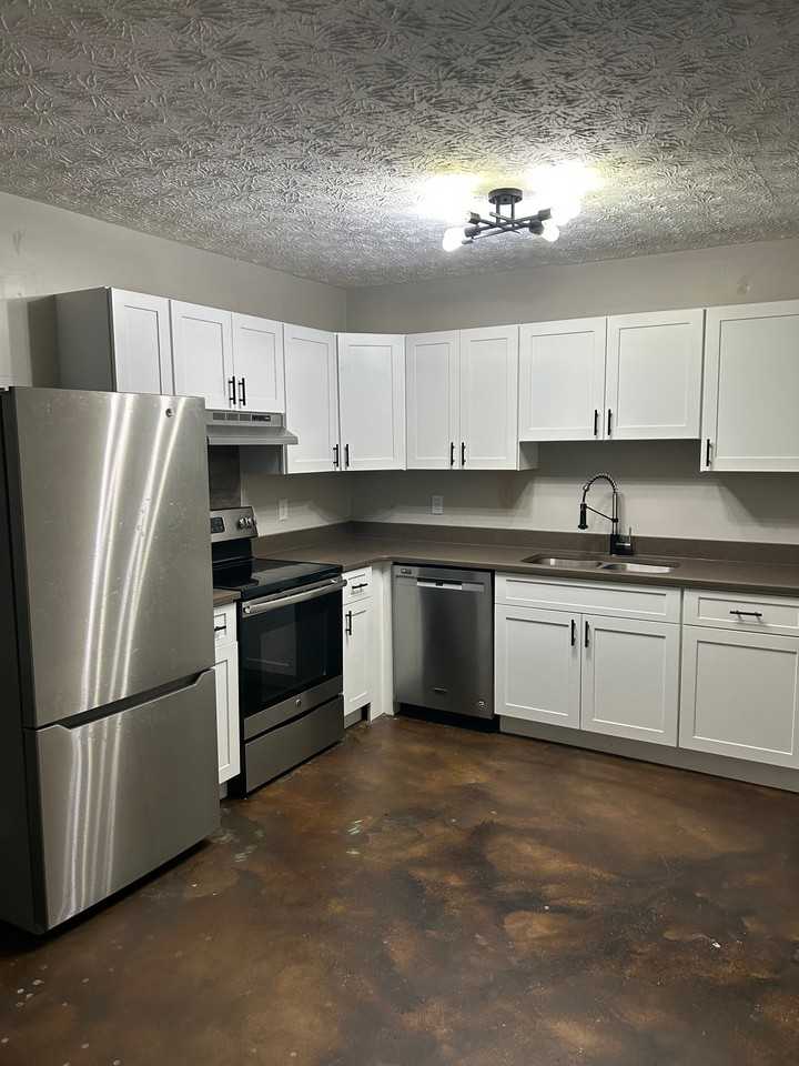 134 Ashmore Ct #134 - Photo 2 of 11