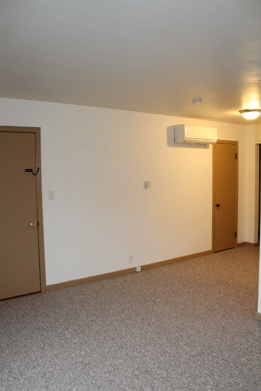 223 W Decorah Rd #2 - Photo 2 of 9