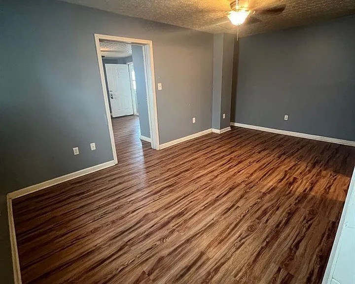102 E 2nd St #8 - Photo 4 of 5