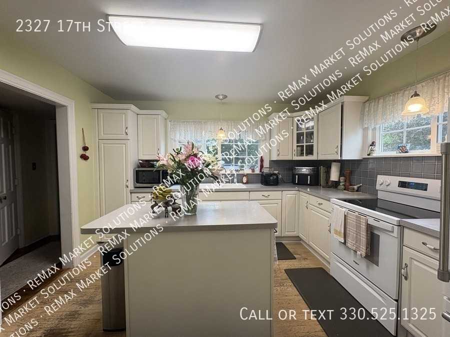 2327 17th St - Photo 5 of 36