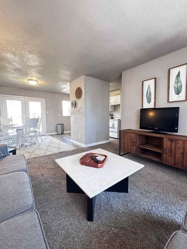 1818 Seminole Ln - Photo 3 of 10