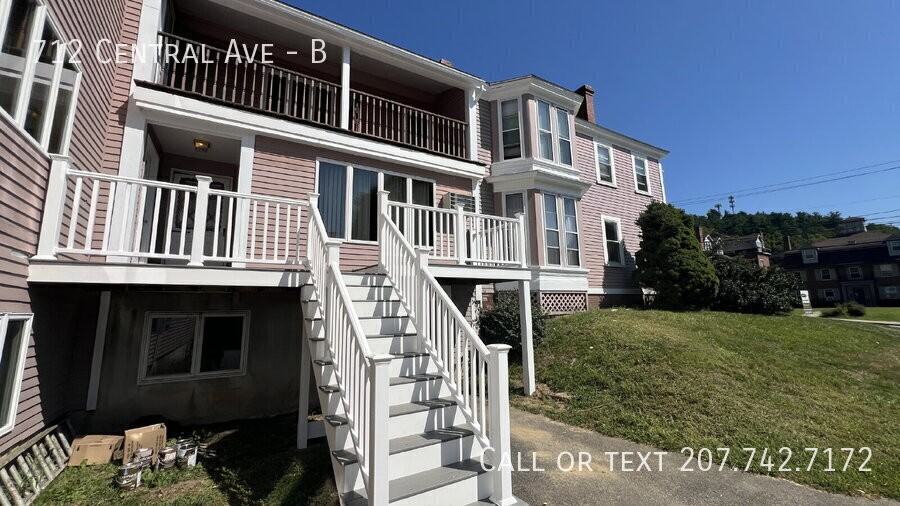 712 Central Ave #B - Photo 2 of 29