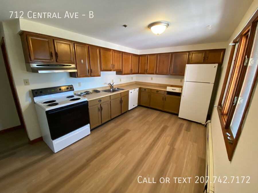 712 Central Ave #B - Photo 6 of 29