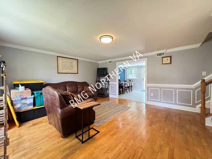 1304 Dulles Pl - Photo 5 of 24