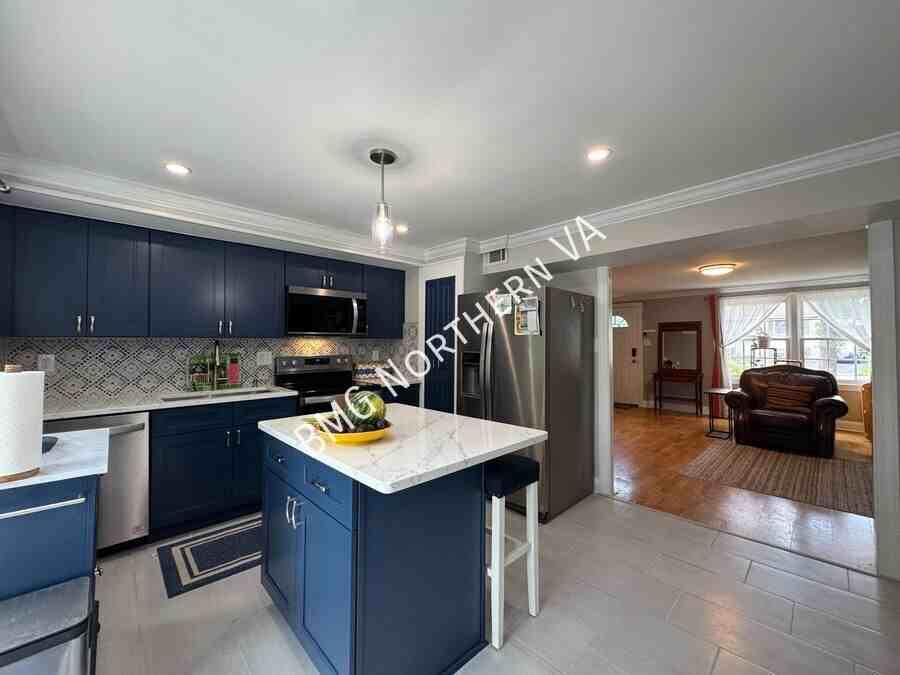 1304 Dulles Pl - Photo 6 of 24