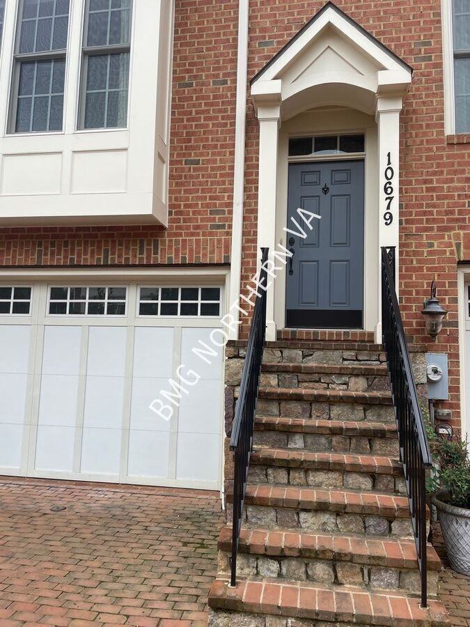 10679 Yorktown Ct - Photo 4 of 9