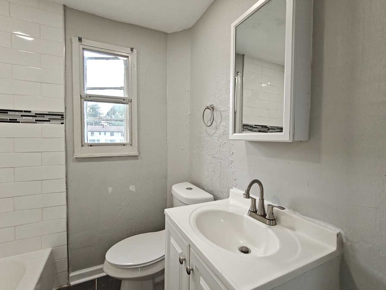 120 Yorke St #3 - Photo 5 of 7