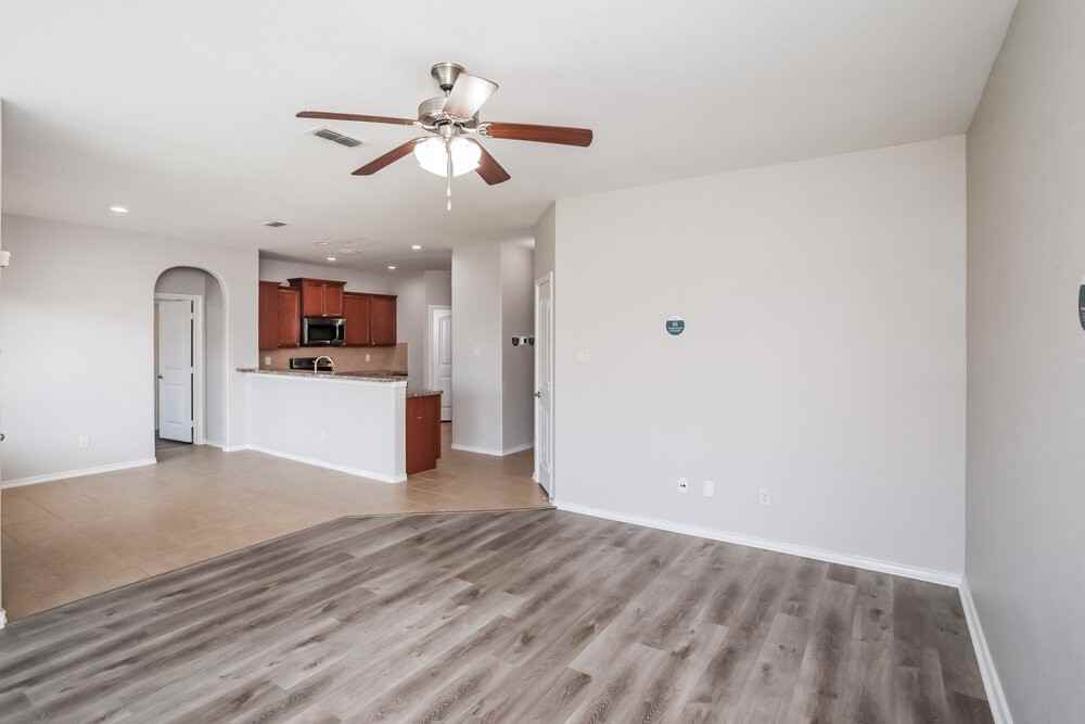 5126 Meadow Ln - Photo 3 of 16