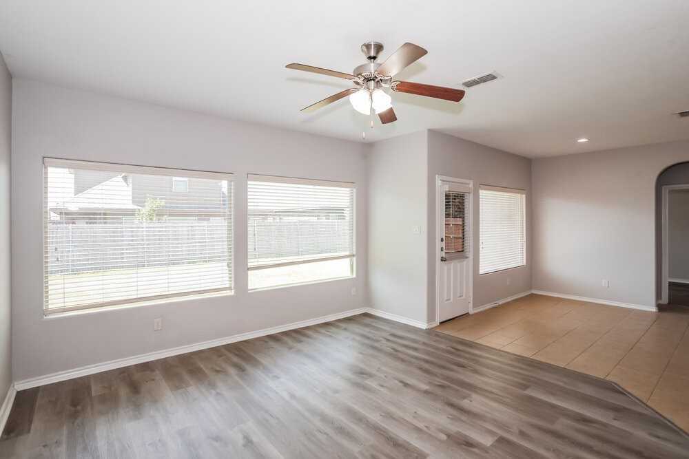 5126 Meadow Ln - Photo 4 of 16