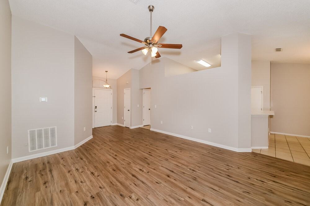 605 45th St E - Photo 6 of 19