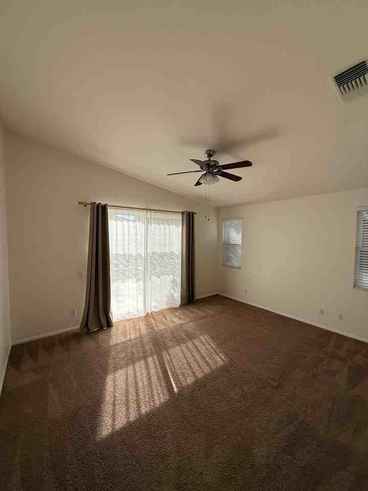 556 Rocking Horse Dr - Photo 6 of 10