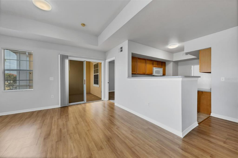 1010 Villagio Cir #204 - Photo 4 of 20