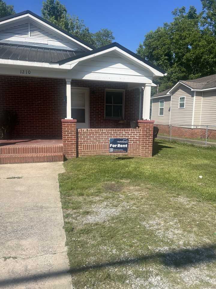 1210 E Broad St #A - Photo 6 of 6