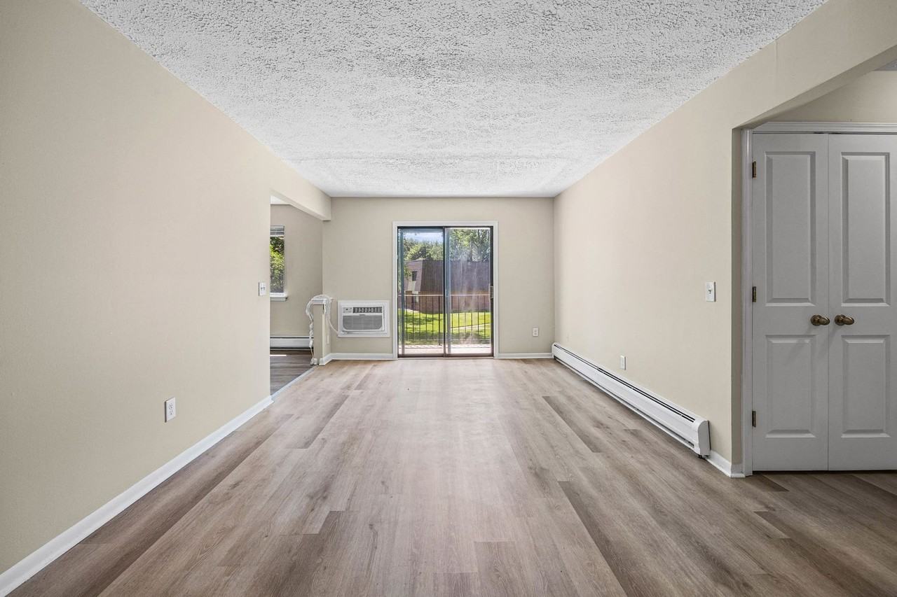 6 Stenwick Dr #B - Photo 4 of 50