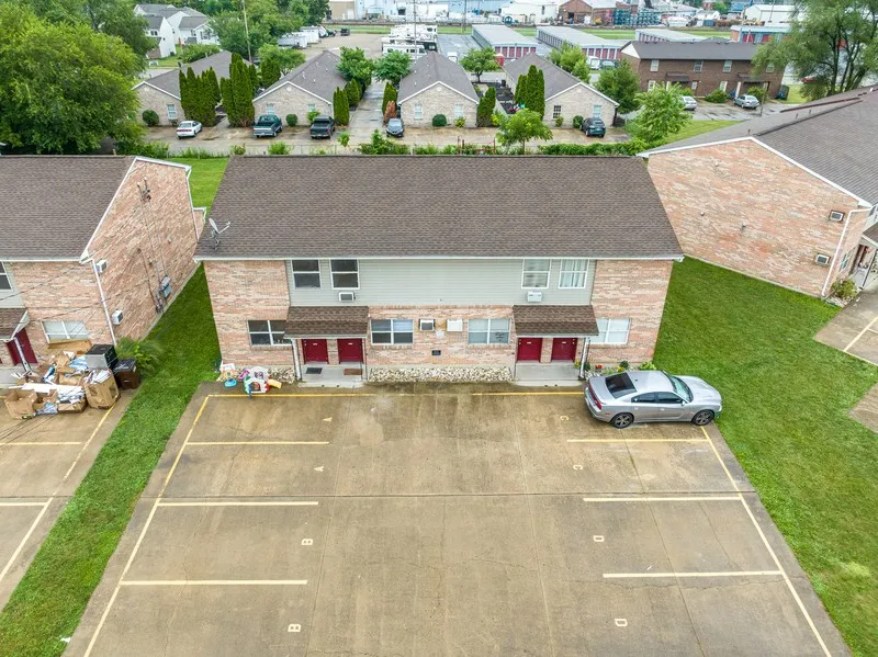 304 Sal Blvd Apt D #D - Photo 2 of 16