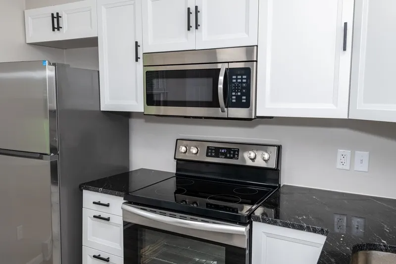 304 Sal Blvd Apt D #D - Photo 5 of 16