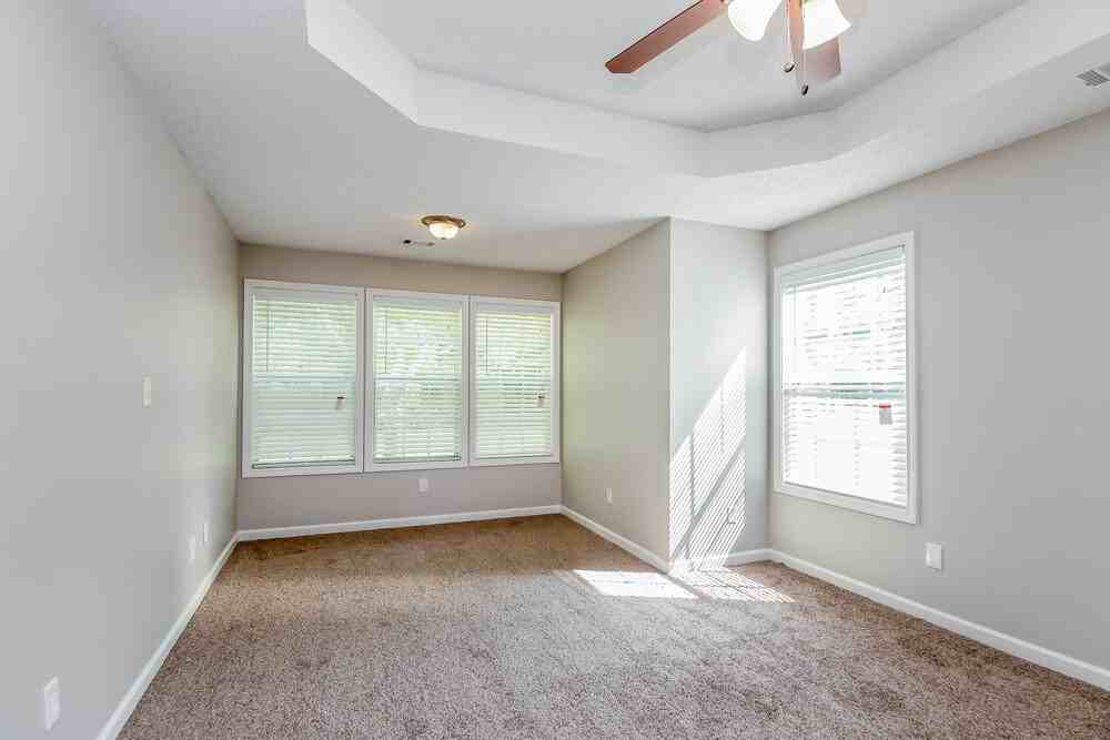 2037 Reserve Pkwy - Photo 7 of 16