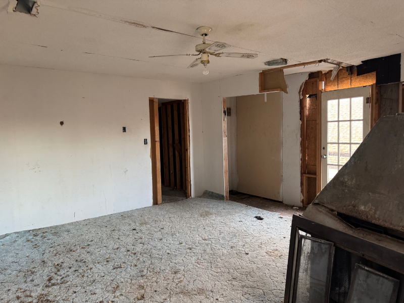 112 S B St - Photo 2 of 14