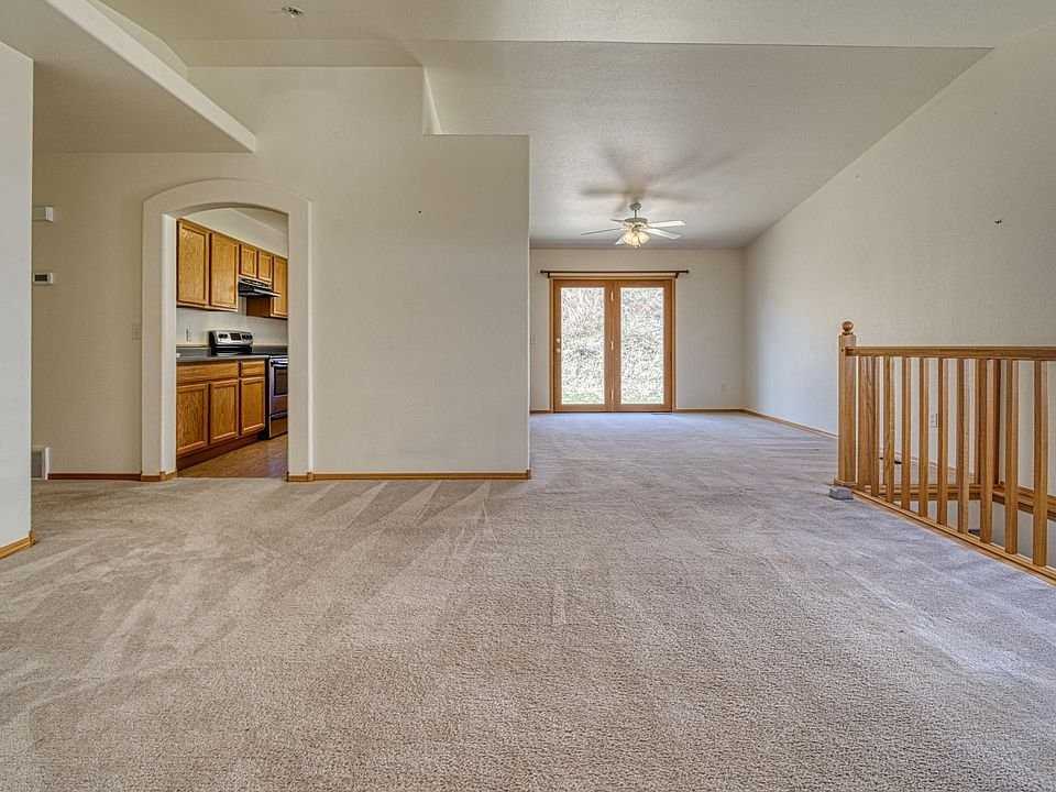 1437 Beaver Dr - Photo 4 of 26