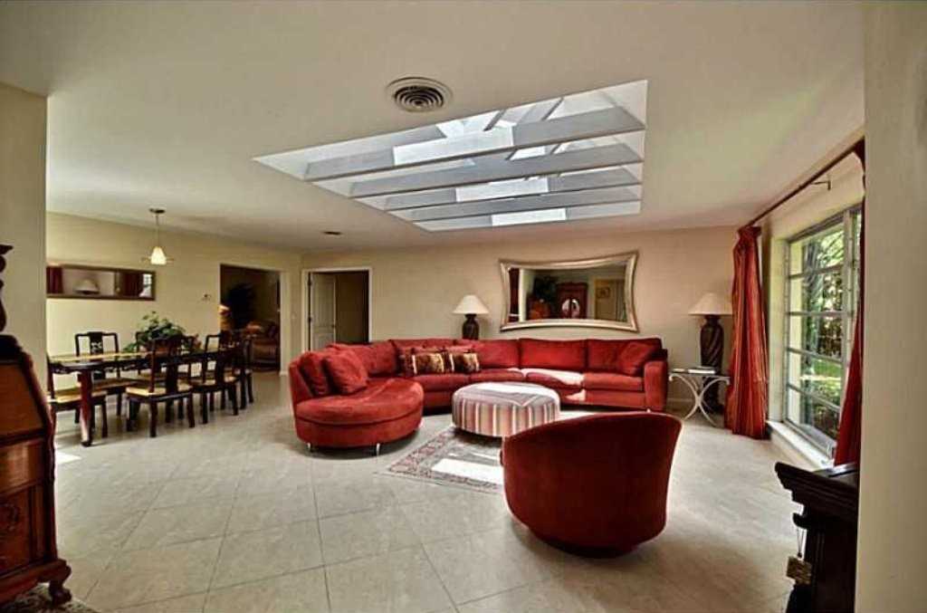 2736 Whippoorwill Ln - Photo 3 of 12