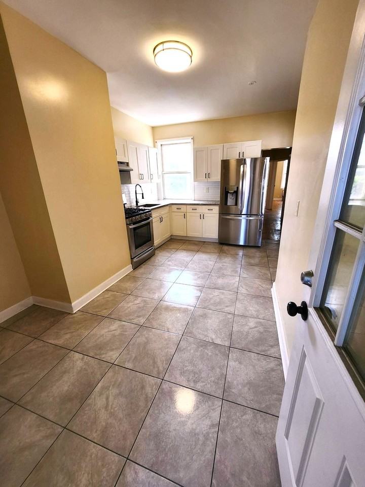 679 E 241st St #2 - Photo 6 of 11