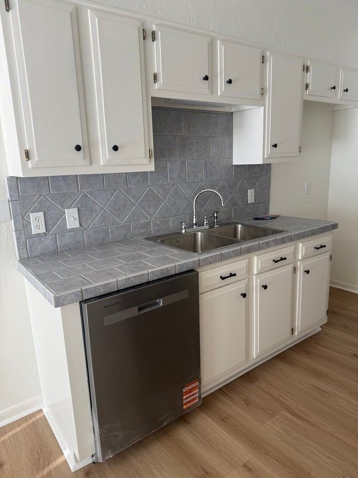 1118 Sunmeadow Dr - Photo 6 of 9
