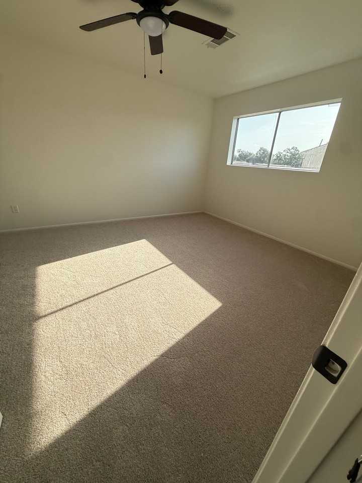1118 Sunmeadow Dr - Photo 7 of 9