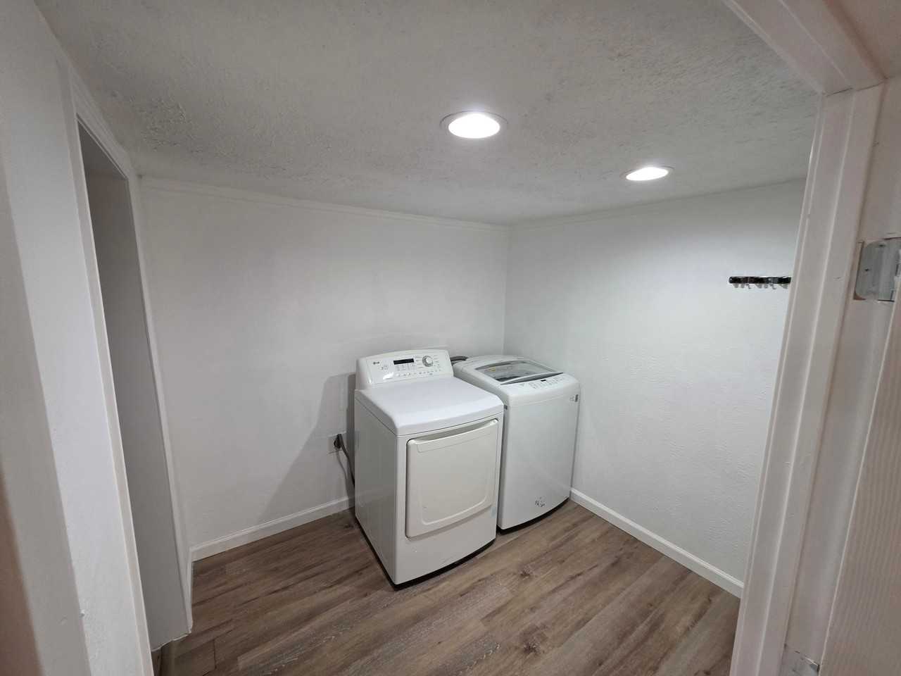 1305 N Calhoun St - Photo 3 of 15
