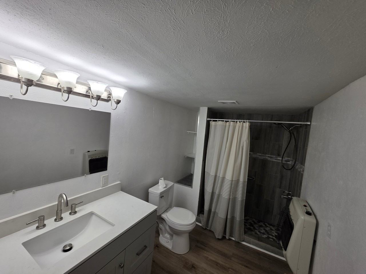 1305 N Calhoun St - Photo 4 of 15