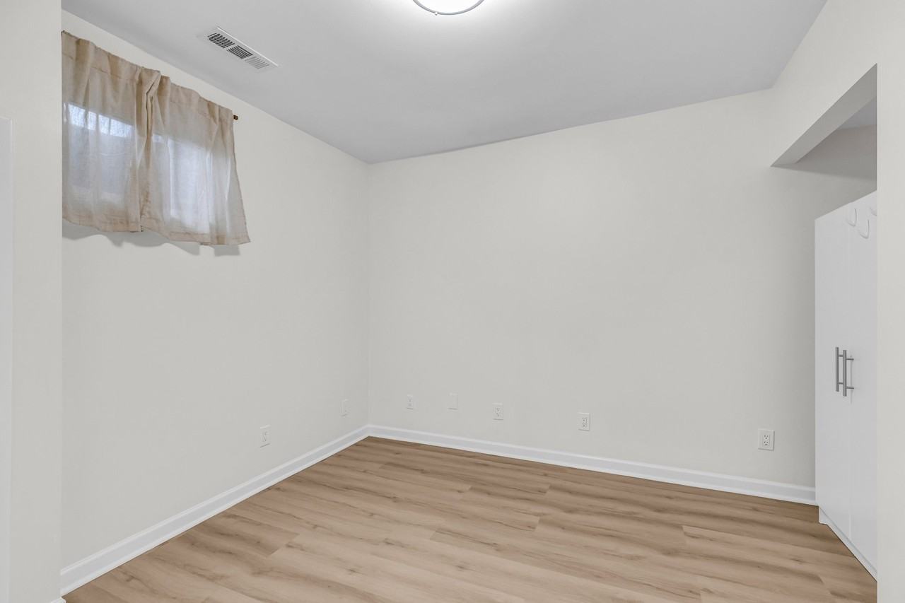 5338 Anchor Ct - Photo 2 of 14