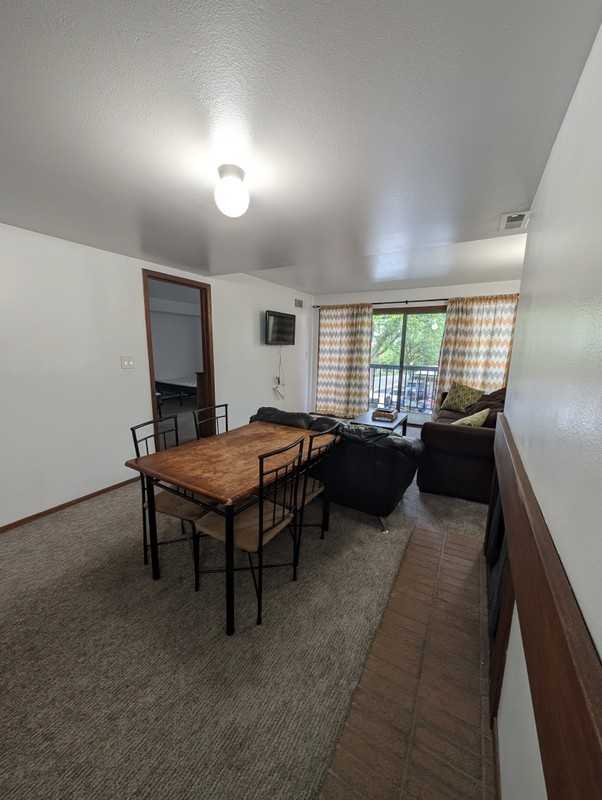 1091 Country Hills Dr - Photo 3 of 17
