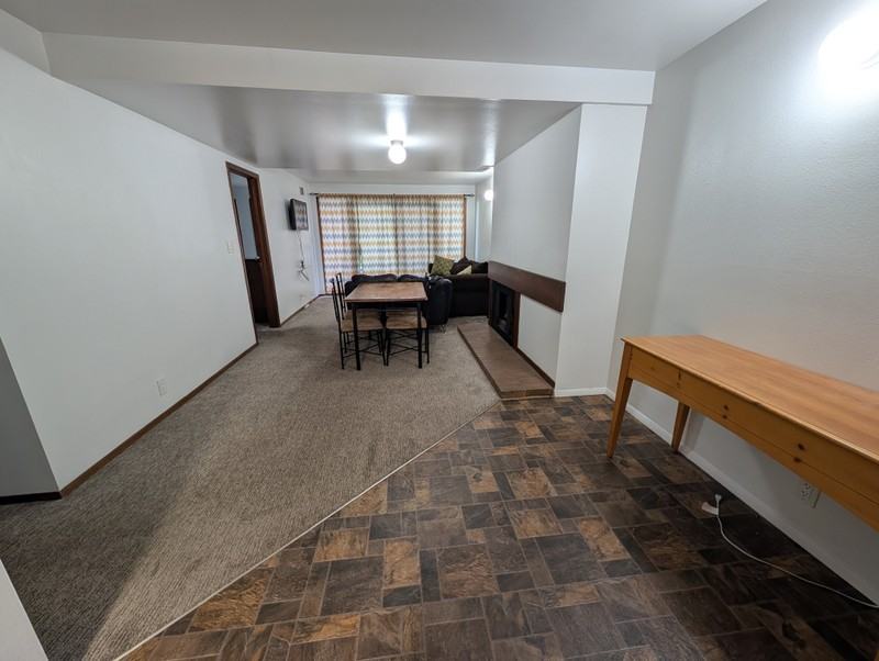 1091 Country Hills Dr - Photo 4 of 17