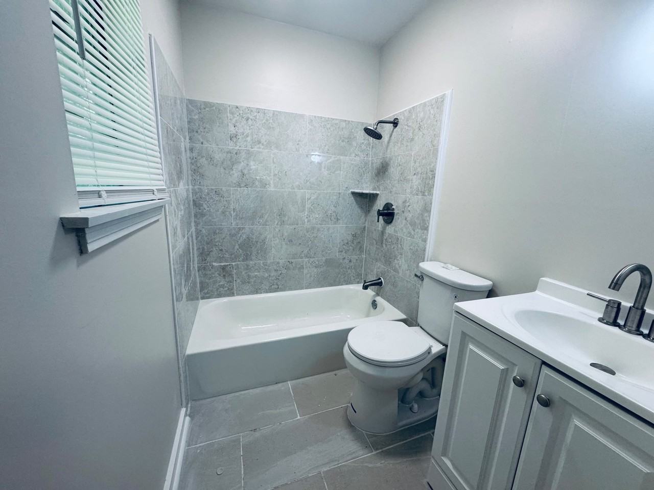 1319 Dorgan St - Photo 3 of 9