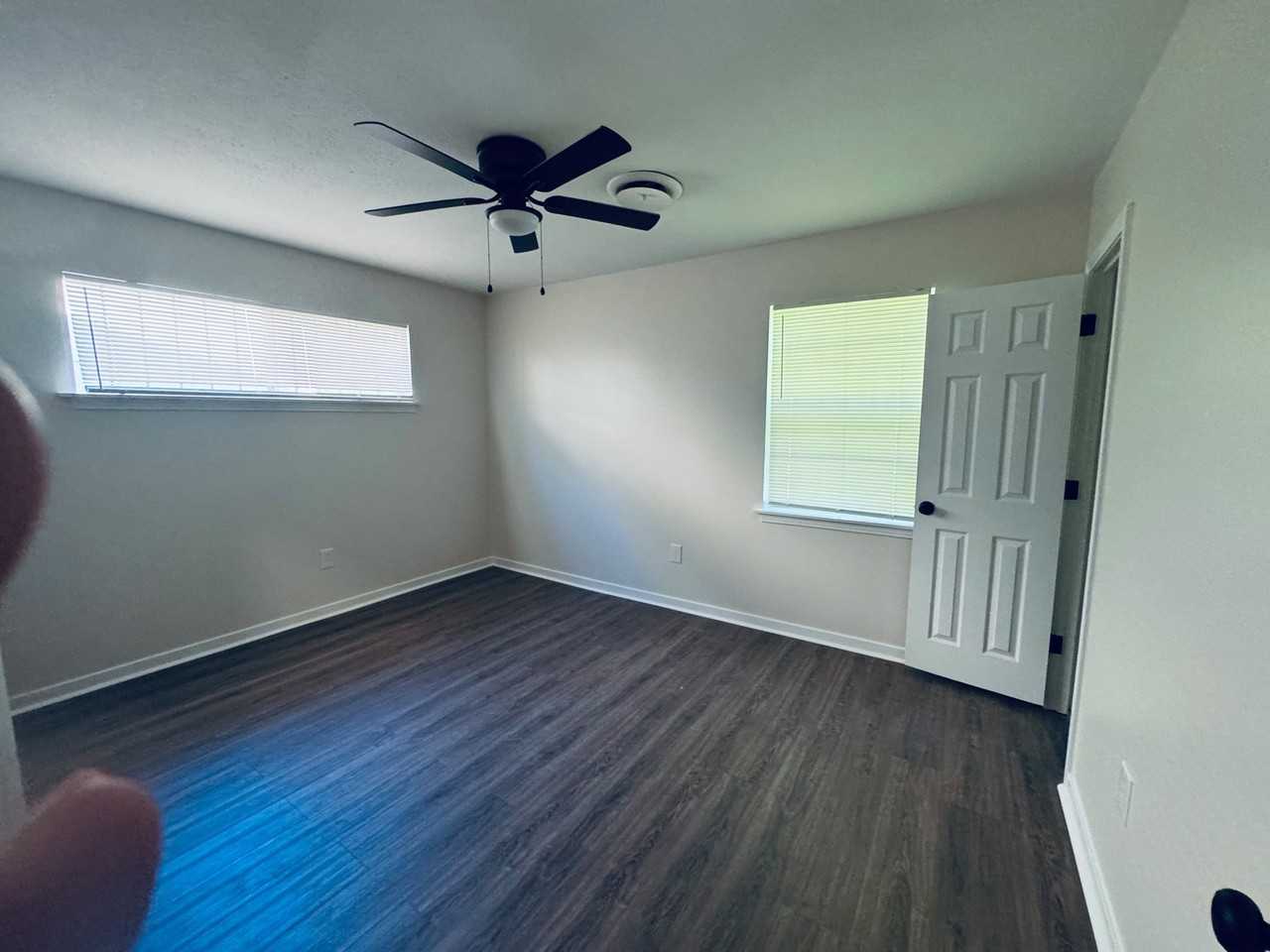 1319 Dorgan St - Photo 4 of 9