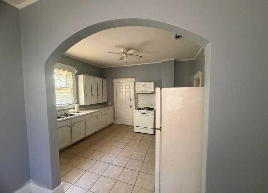 719 S Plum St - Photo 6 of 7