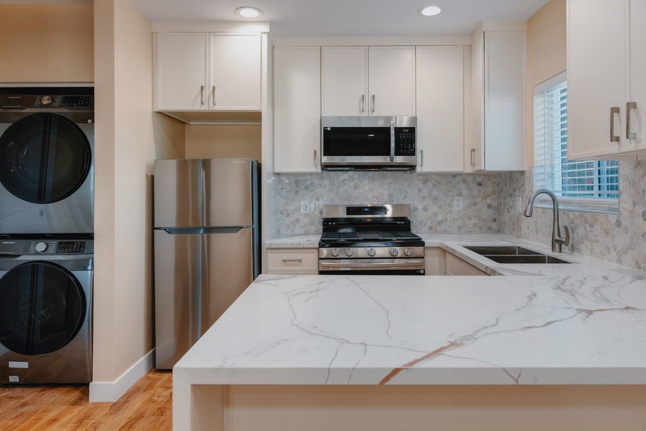 2703 W Alondra Blvd #A - Photo 2 of 10