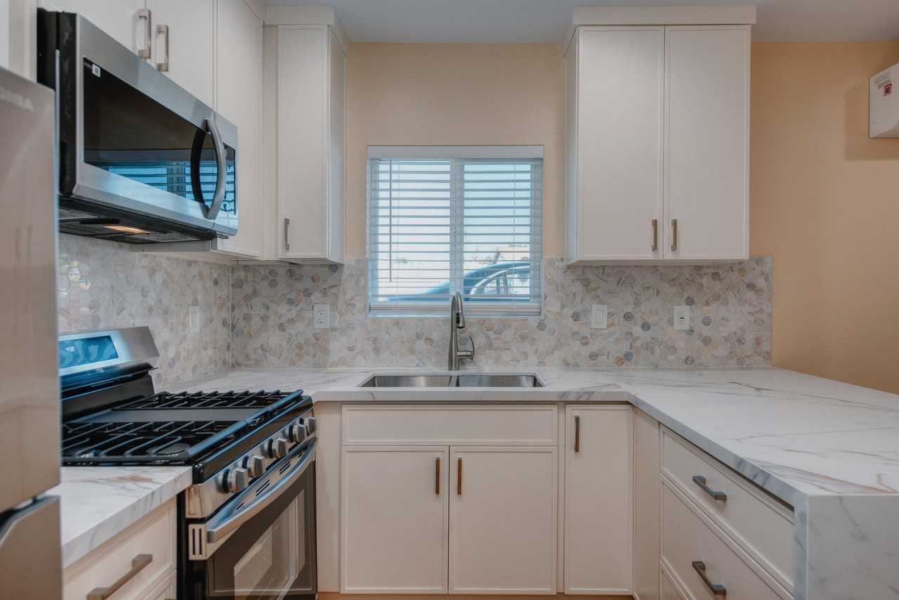 2703 W Alondra Blvd #A - Photo 3 of 10