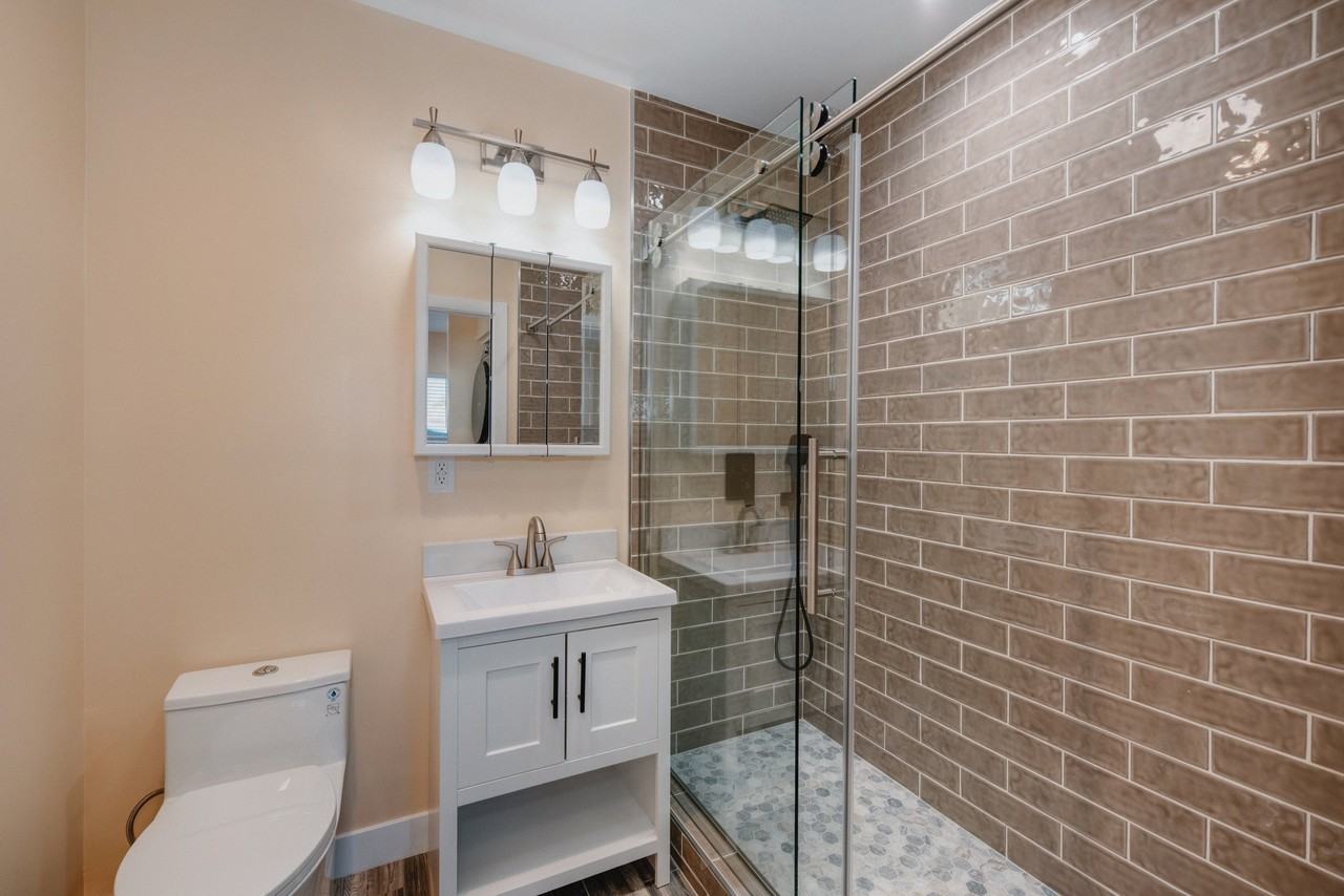 2703 W Alondra Blvd #A - Photo 5 of 10