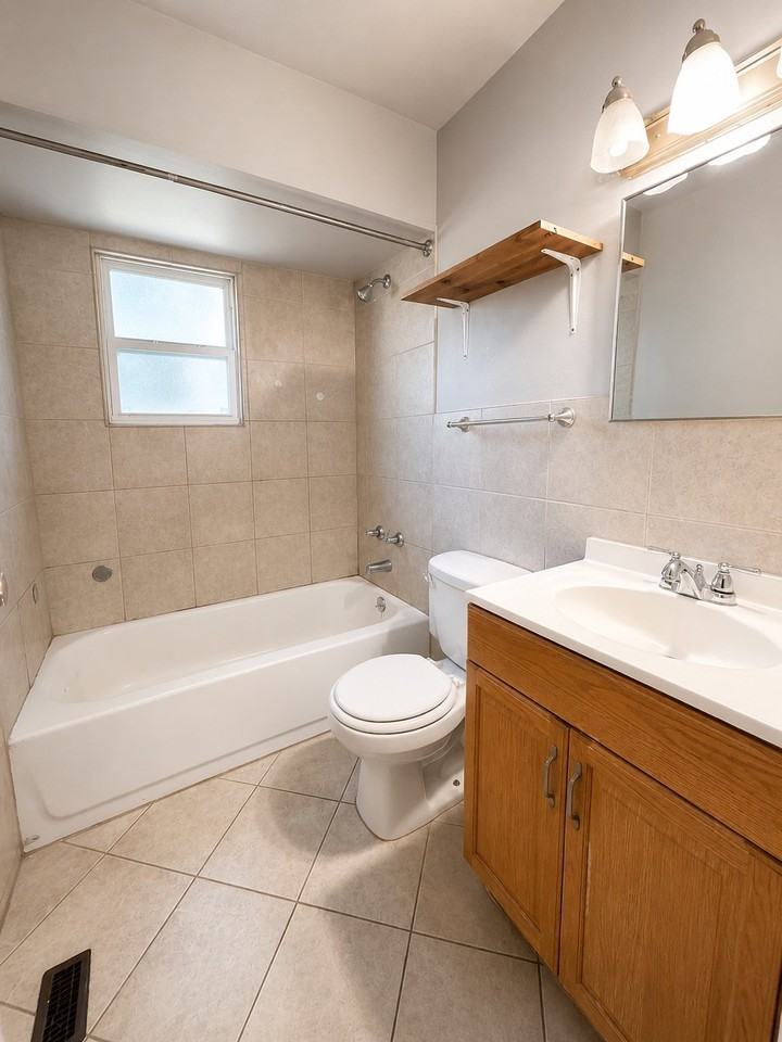 8286 Ford Ave - Photo 3 of 10