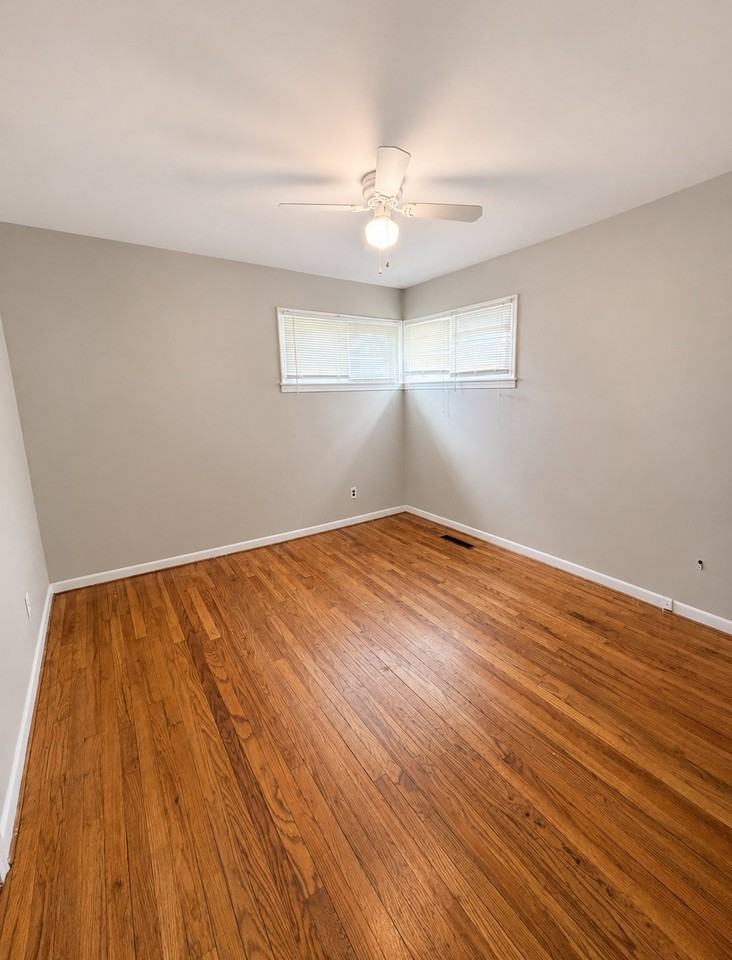 8286 Ford Ave - Photo 5 of 10