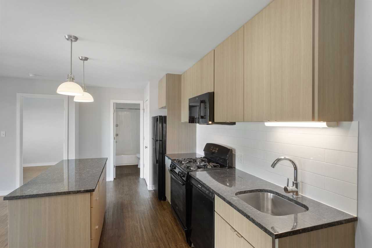 The Winthrop 5411 - Photo 5 of 15