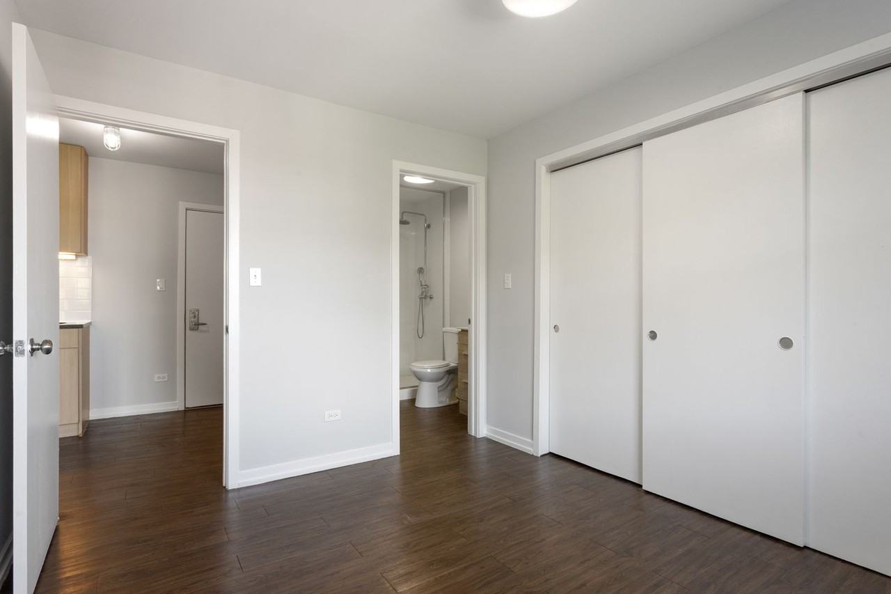 The Winthrop 5411 - Photo 7 of 15
