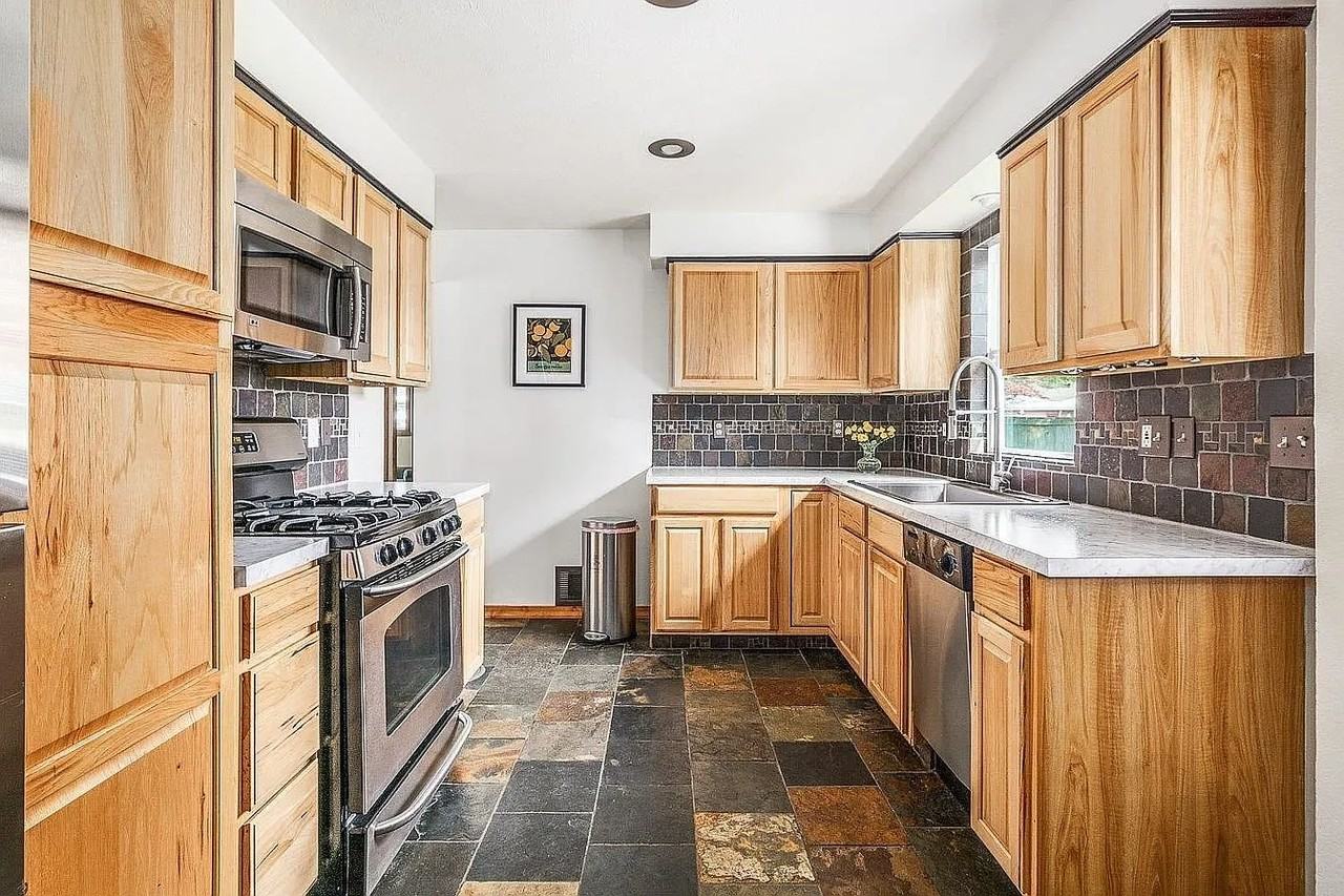 1202 E 36th Ave - Photo 2 of 14