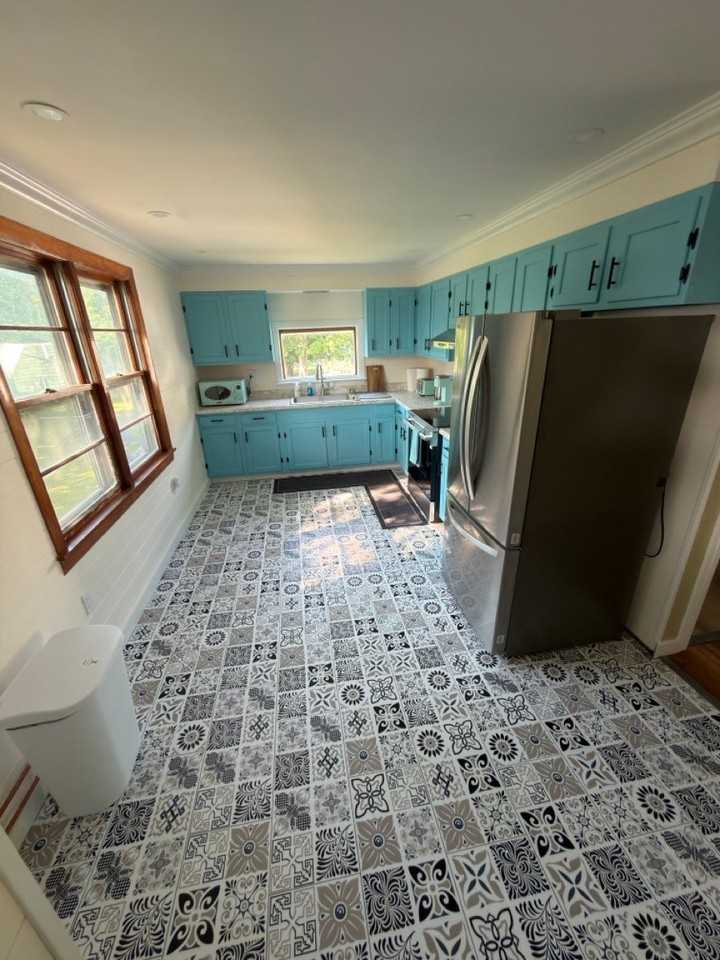 1028 Commercial St - Photo 3 of 19